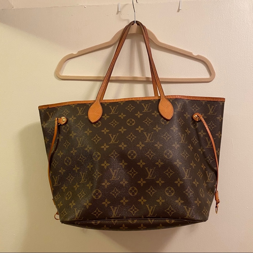Louis Vuitton MM Neverfull